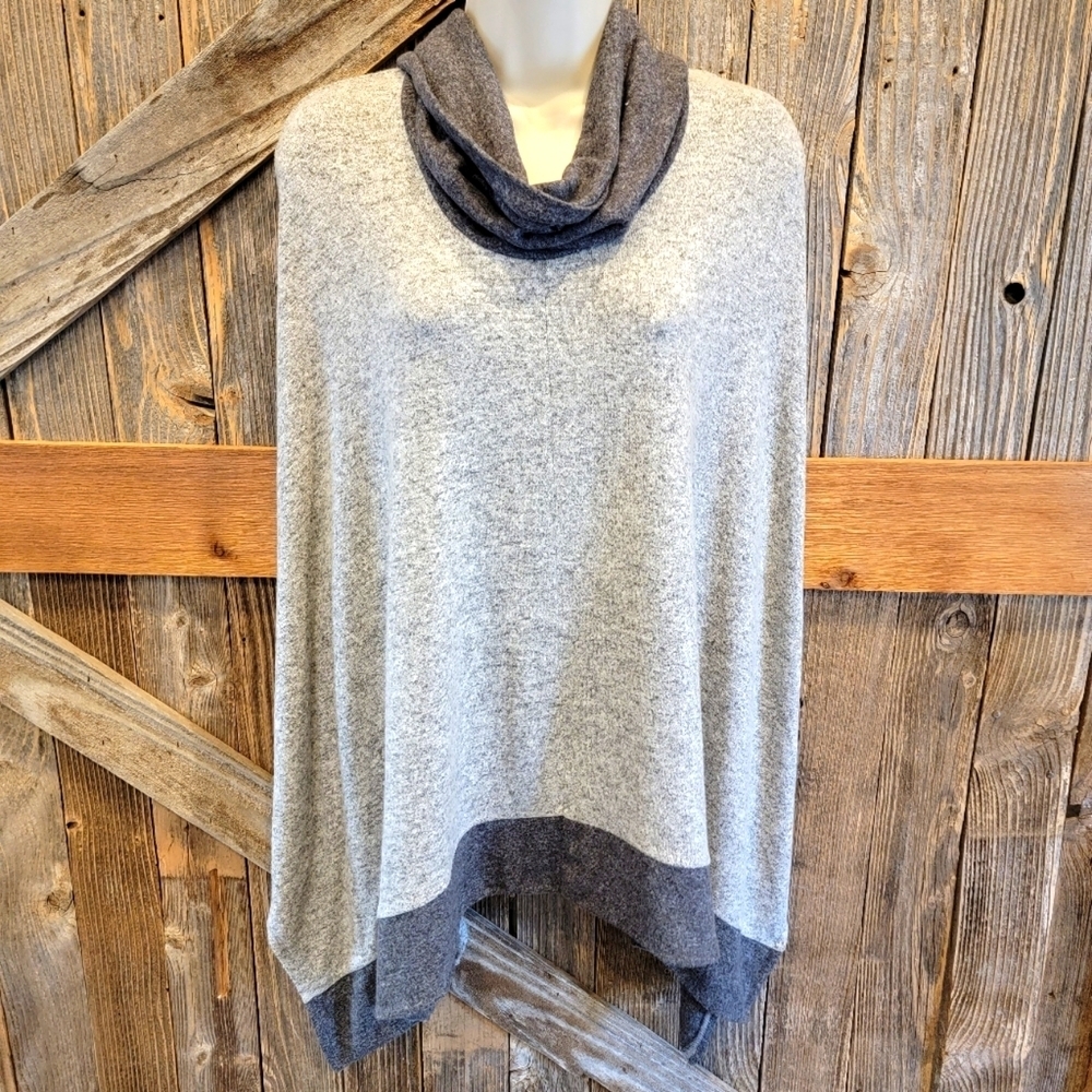 WHITE HOUSE BLACK MARKET Heather Black Cowl Neck PONCHO Pullover Size XS SOFT